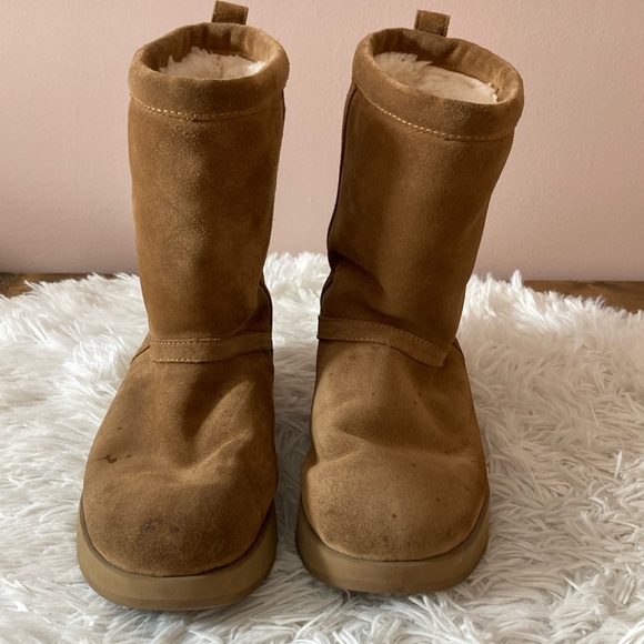 UGG Classic Boot - Picture 2 of 13